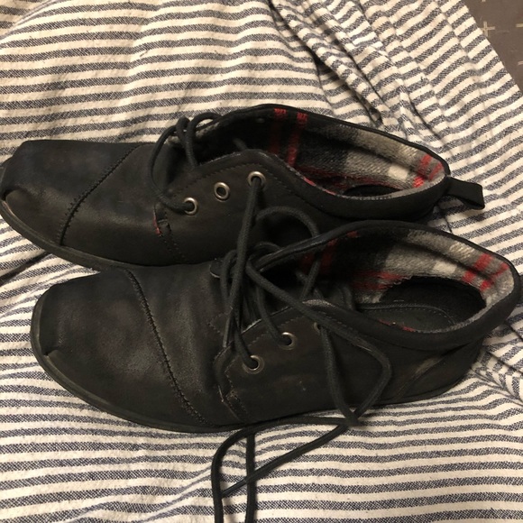 Women’s 8 Bob’s - Picture 1 of 3